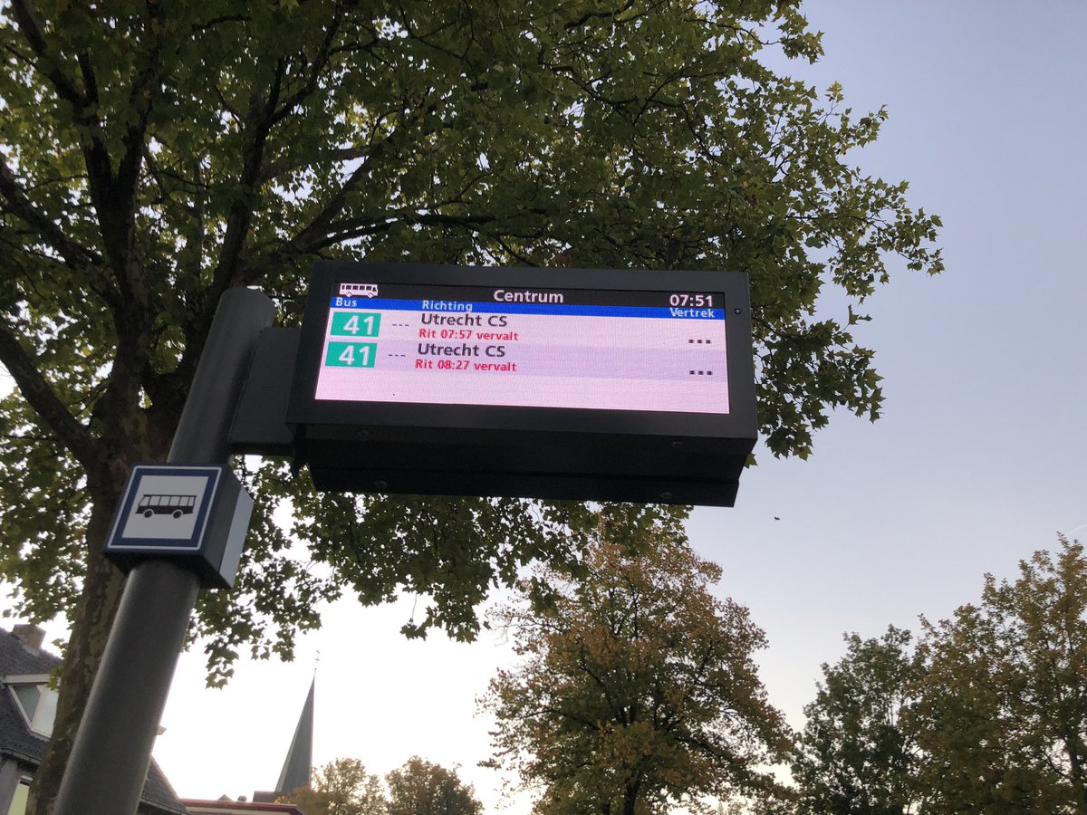 Zul je altijd zien. Net die keer dat ik op een zondagochtend vroeg ergens moet zijn voor TV opnames vallen de bussen uit. 🙁