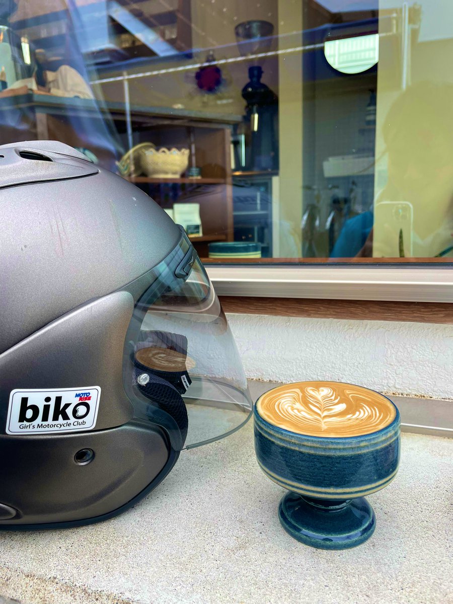 mizuki_sashide's tweet photo. 🏍 +☕️＋🧁
Good Sunday 💜💜 #poolsidecoffee https://t.co/D88G3DacaG