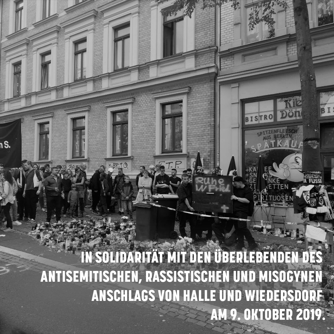 nsuwatch's tweet photo. Wir gedenken heute Jana L. und Kevin S., die vor drei Jahren, am 9. Oktober 2019, beim antisemitischen, rassistischen und misogynen Anschlag von #Halle und #Wiedersdorf ermordet wurden. Viele weitere Menschen wurden verletzt und traumatisiert. #KeinVergessen #RechtenTerrorStoppen https://t.co/8QU3cYObj3