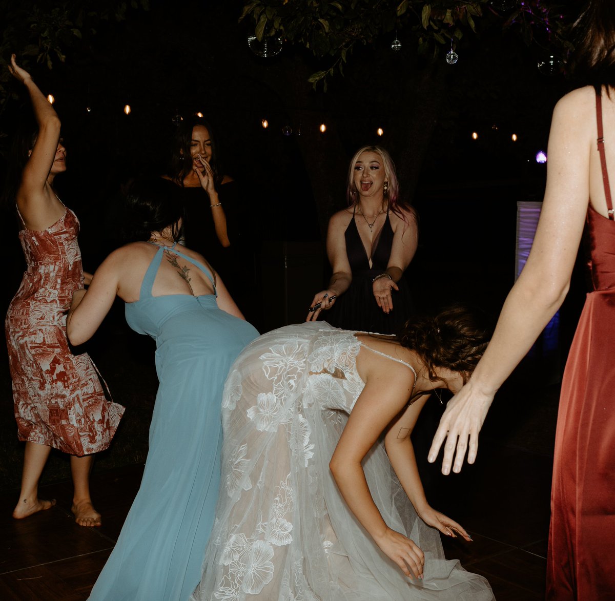 DearDelaney's tweet photo. These are the only wedding pictures that matter to me https://t.co/Twf0md8OGJ