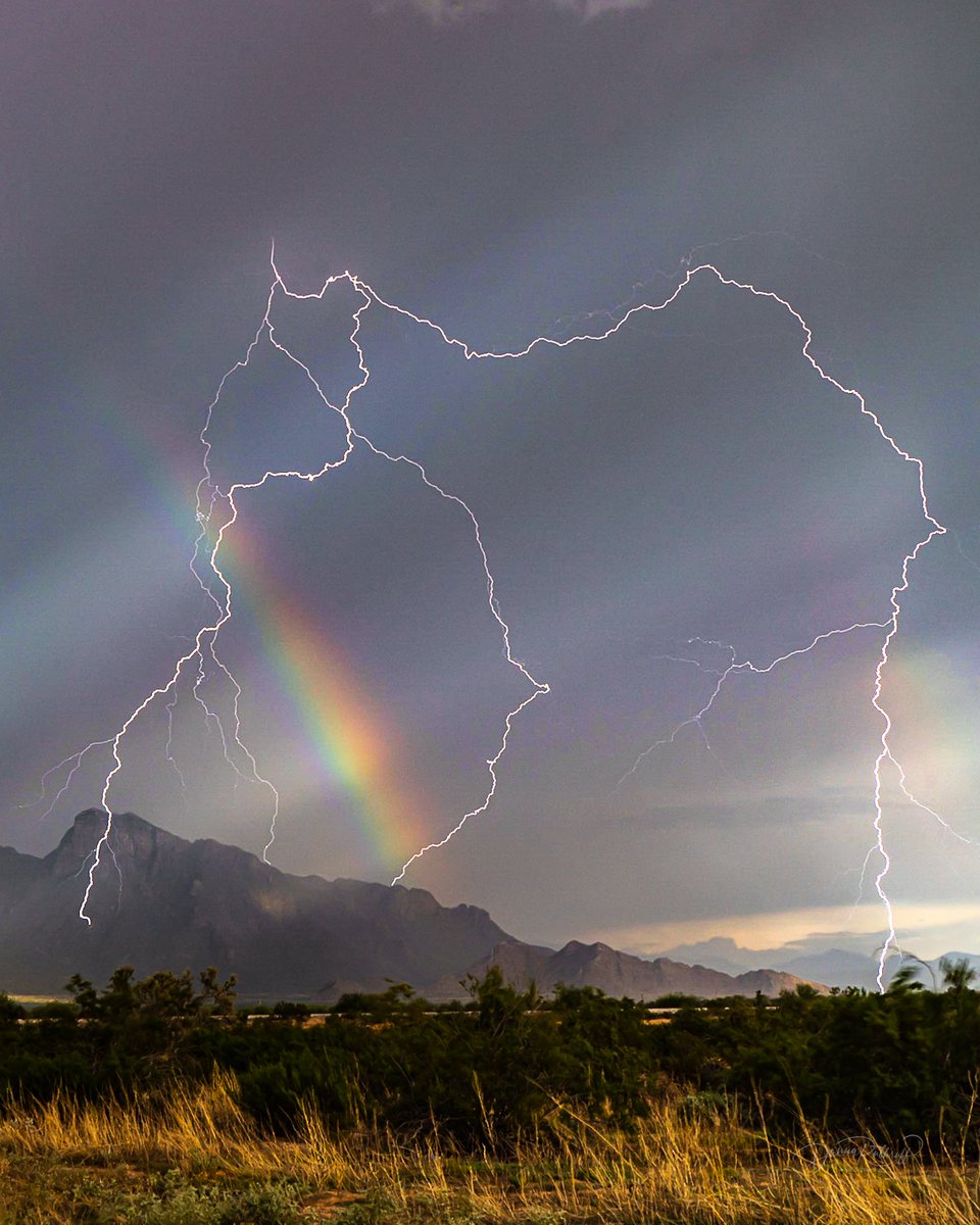 Today was a good chase day. Newman Peak, AZ

#stormhour #girlswhochase #storm #lightning #rainbow #Arizonasky #Arizona #girlswhobolt #stormchaser