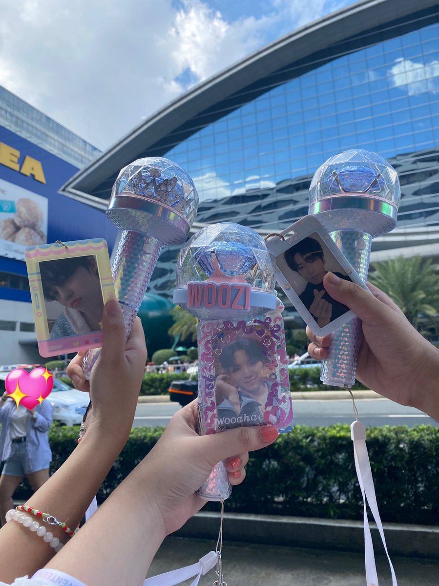 shhcoups's tweet photo. day two with @woozitopdollar &amp; @wwhowI 😋🫶🏼 https://t.co/jYMLflmxPR