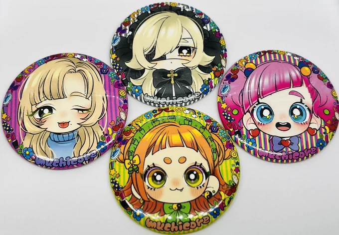 【新商品】缶バッチむちコレメンバーのお顔缶バッチカラフルきらきらおめめがかわいいむちコレ新商品こちらは初めてusachimu's!!でくじ引き(#むちくじ)をやるよ何が当たるかドキドキ!わくわく!目指せコンプリート待ってます#デザインフェスタ56 #缶バッチ #デザフェス 