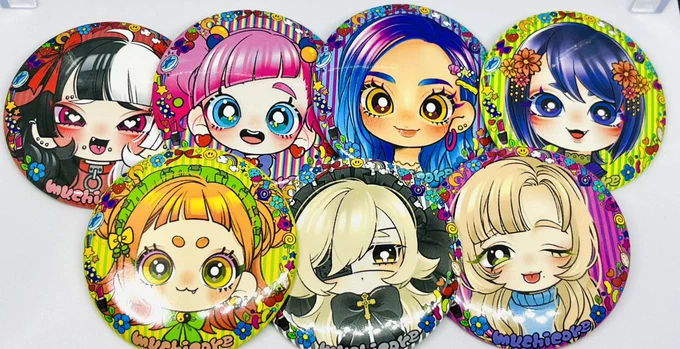【新商品】缶バッチむちコレメンバーのお顔缶バッチカラフルきらきらおめめがかわいいむちコレ新商品こちらは初めてusachimu's!!でくじ引き(#むちくじ)をやるよ何が当たるかドキドキ!わくわく!目指せコンプリート待ってます#デザインフェスタ56 #缶バッチ #デザフェス 