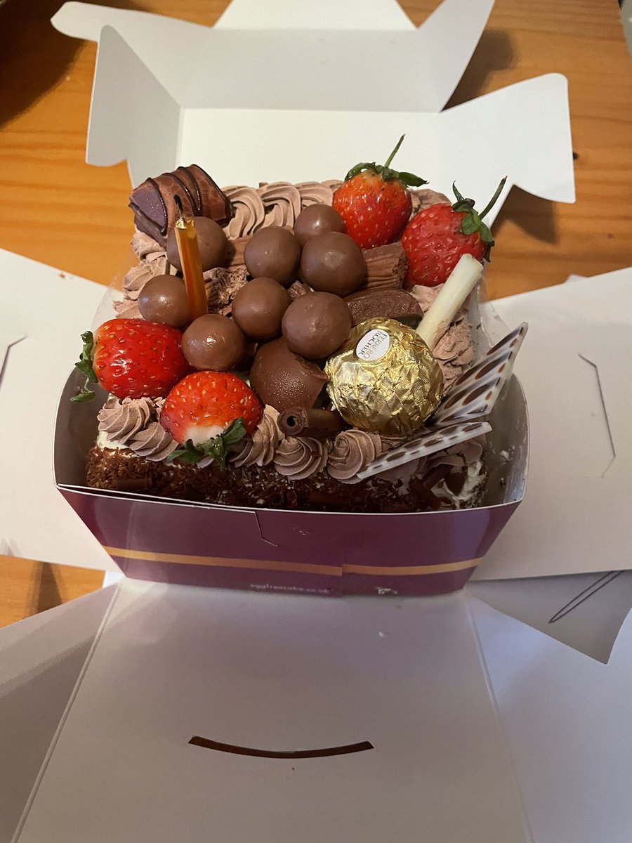 Claire Lynn tweet media