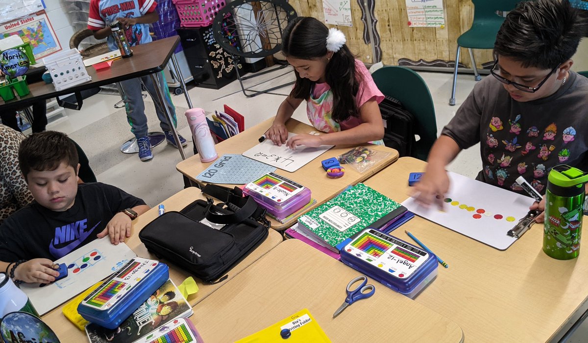 mslanenga's tweet photo. Working with arrays as we explore factors and multiples #weare126 #hg126 #hornetstrong @dist126_hg @dist126 https://t.co/BdW1uYatOD