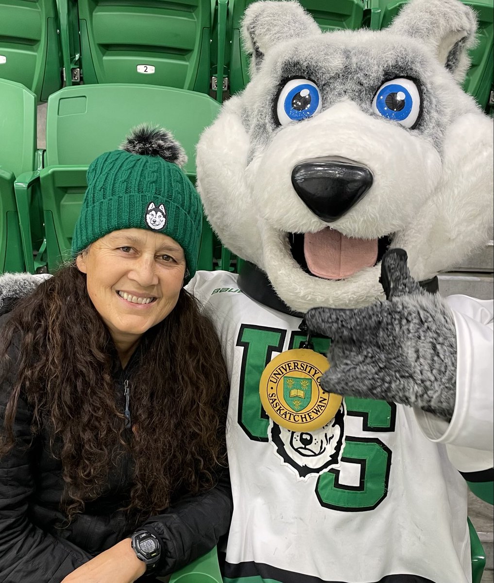 USaskAirini's tweet photo. ‘Tis great here tonite cheering on USask’s Huskie Women’s Hockey team. 0-0 so far, against UofC. Lovely time with new pal Howler &amp; amazing Shannon Chinn, Chief of USask Athletics. Thankful for Merlis Belsher facilities at USask, for team spirit &amp; community cheers. Go Huskies!! https://t.co/qxy4RtgTRE