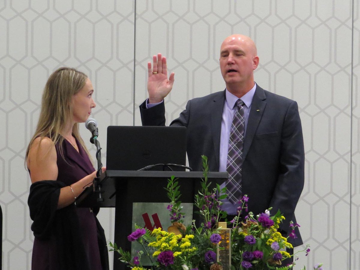 PhiUNational's tweet photo. Out-Going National President, Jenifer Reader, presided over the installation of 2022-24 National President-Elect, Dr. Susan Miller, and National President, Dr. Kyle Roberson, who unveiled the newest Phi U national theme โFamily: The Foundation & Legacy of FCSโ.
#phiu #fcsfamily https://t.co/D4IRgF1x7Z