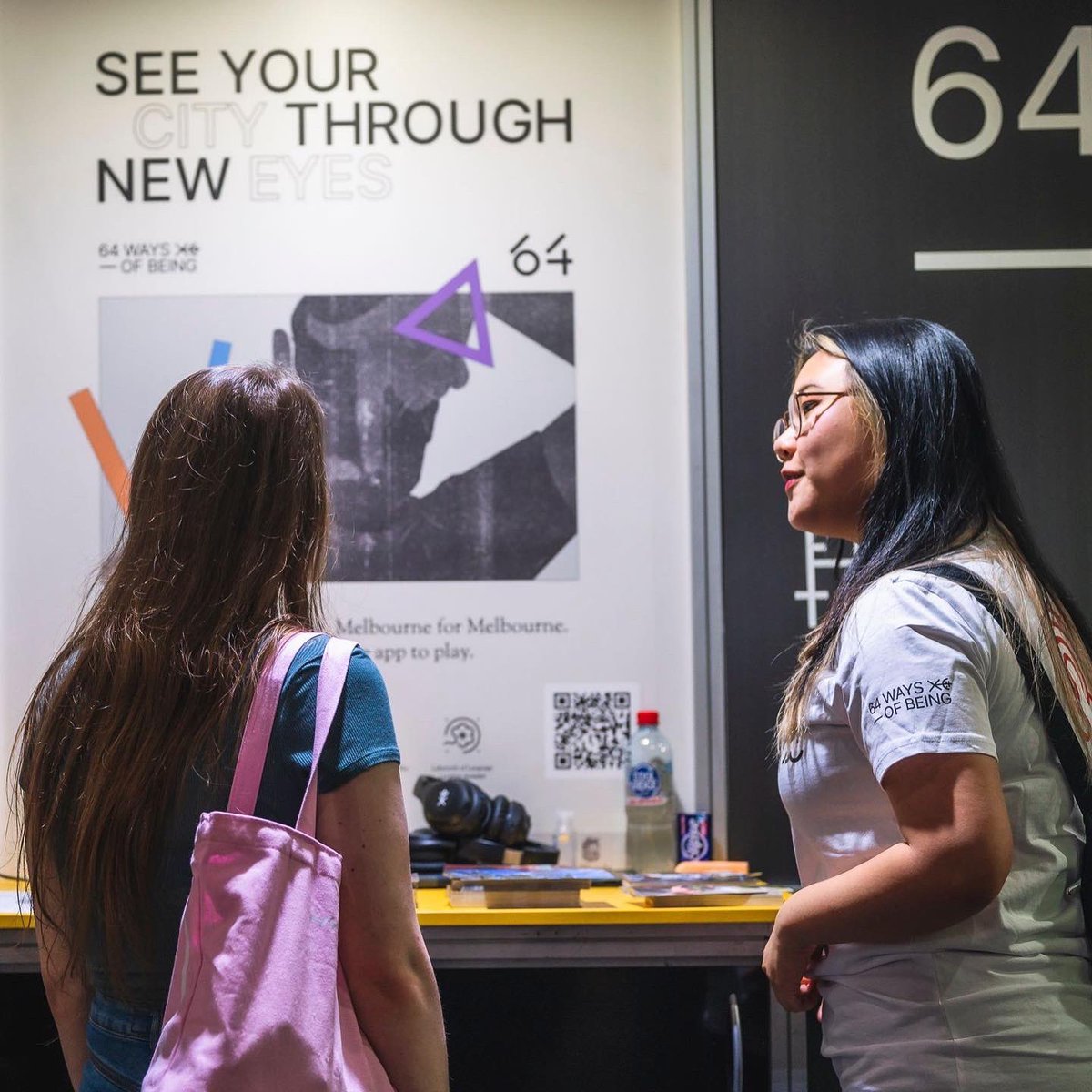64waysofbeing's tweet image. Lovely people at a lovely @paxaus thanks @creative_vic 🧡🔸🎶 #paxrising #urbanplay #augmentedreality #games #art #migw22
