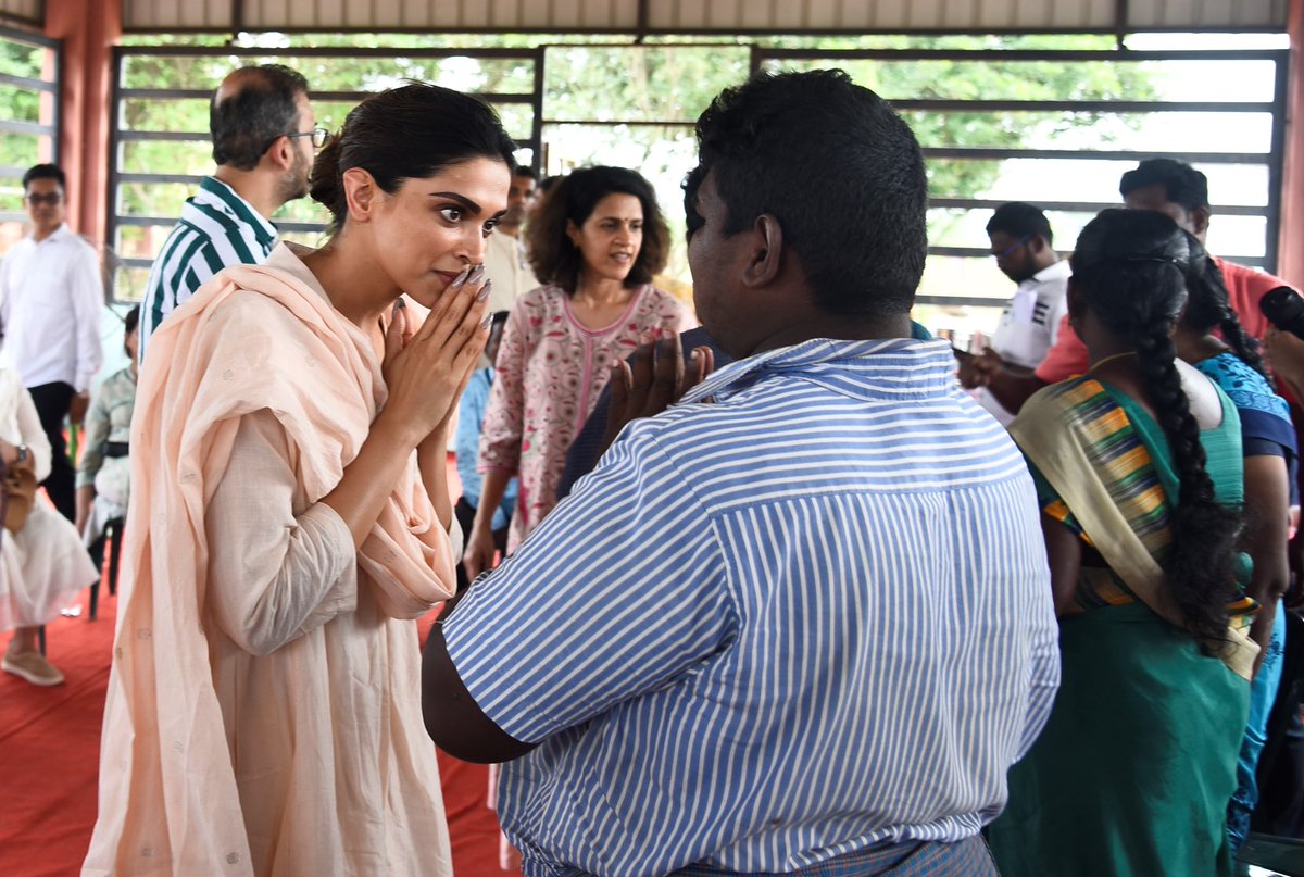 talktoapsara's tweet photo. Incredibly proud of @deepikapadukone for not just her dignified climb to stardom but her compassion towards the mental health space. On behalf of her #livelovelaugh foundation, Deepika extended her outreach to Tamil Nadu. God Bless💕 https://t.co/fET8LAVPeT