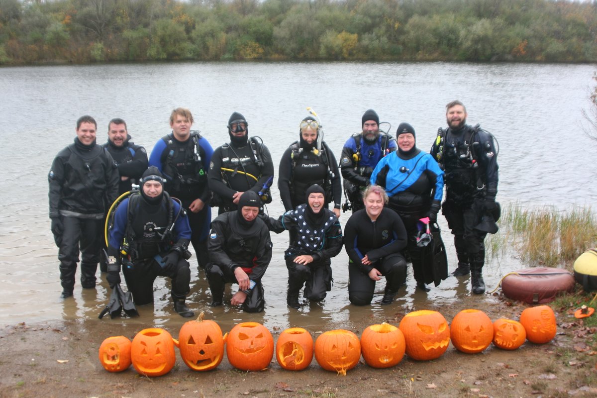 JTScubaLLC's tweet photo. Divers and non-divers are encouraged to come out &amp; enjoy the day with JT Scuba!
We will be carving pumpkins underwater, having a potluck lunch/dinner, and having a bonfire.

For More info check out https://t.co/FV1z3x4Dy4
RSVP with John 724-971-2549 https://t.co/4XJLPn5uDz