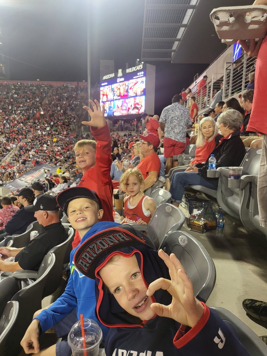 pushit's tweet image. #RiseWithUs