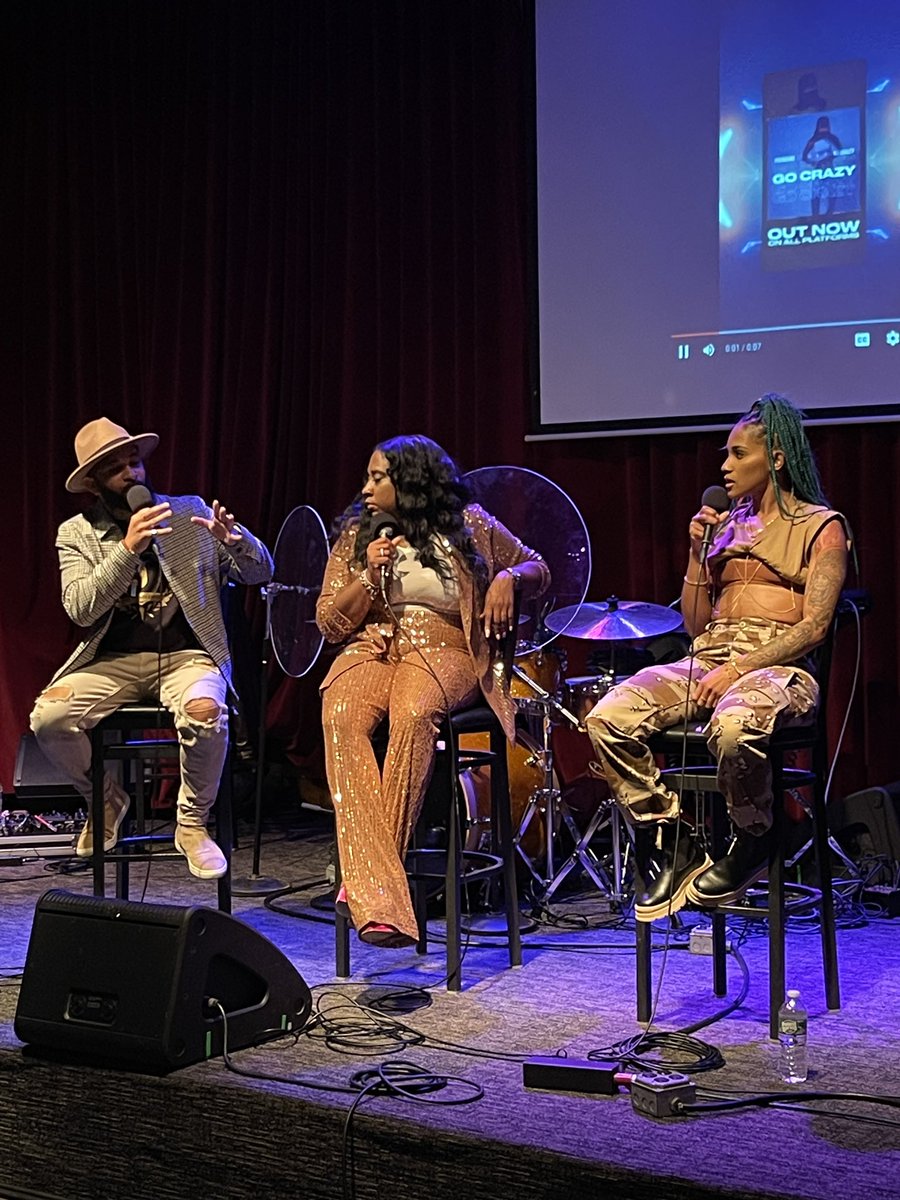 Another successful <a href="/LaurenReiLive/">Lauren Rei #Live</a> event this evening <a href="/justfrenchie1/">JustFrenchie</a> lit 🔥 the MF’n stage #Philly — we only do fly shit!!