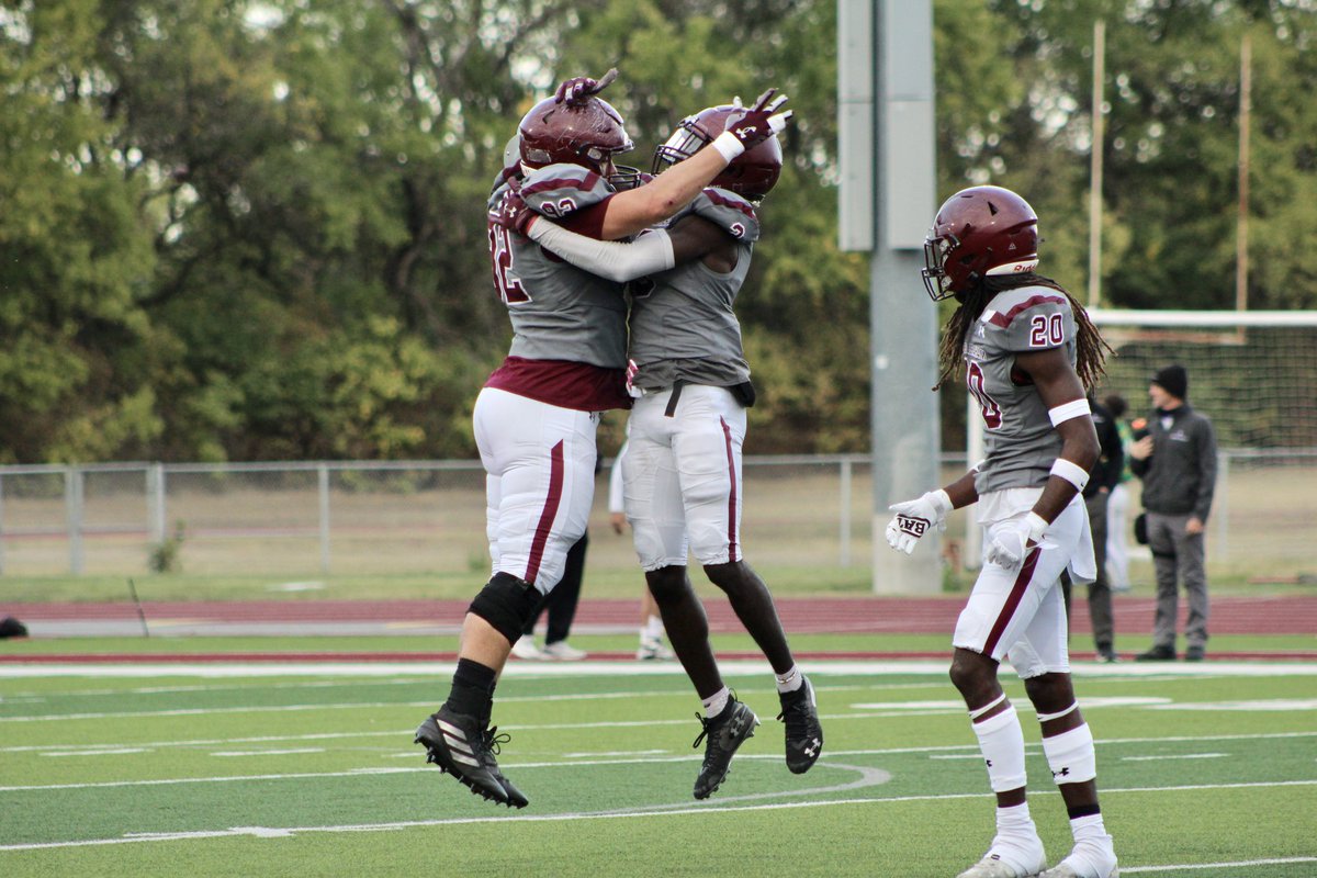 Siddysquiddy43's tweet photo. Bethel College remains undefeated !! https://t.co/7dhUK8pcIm