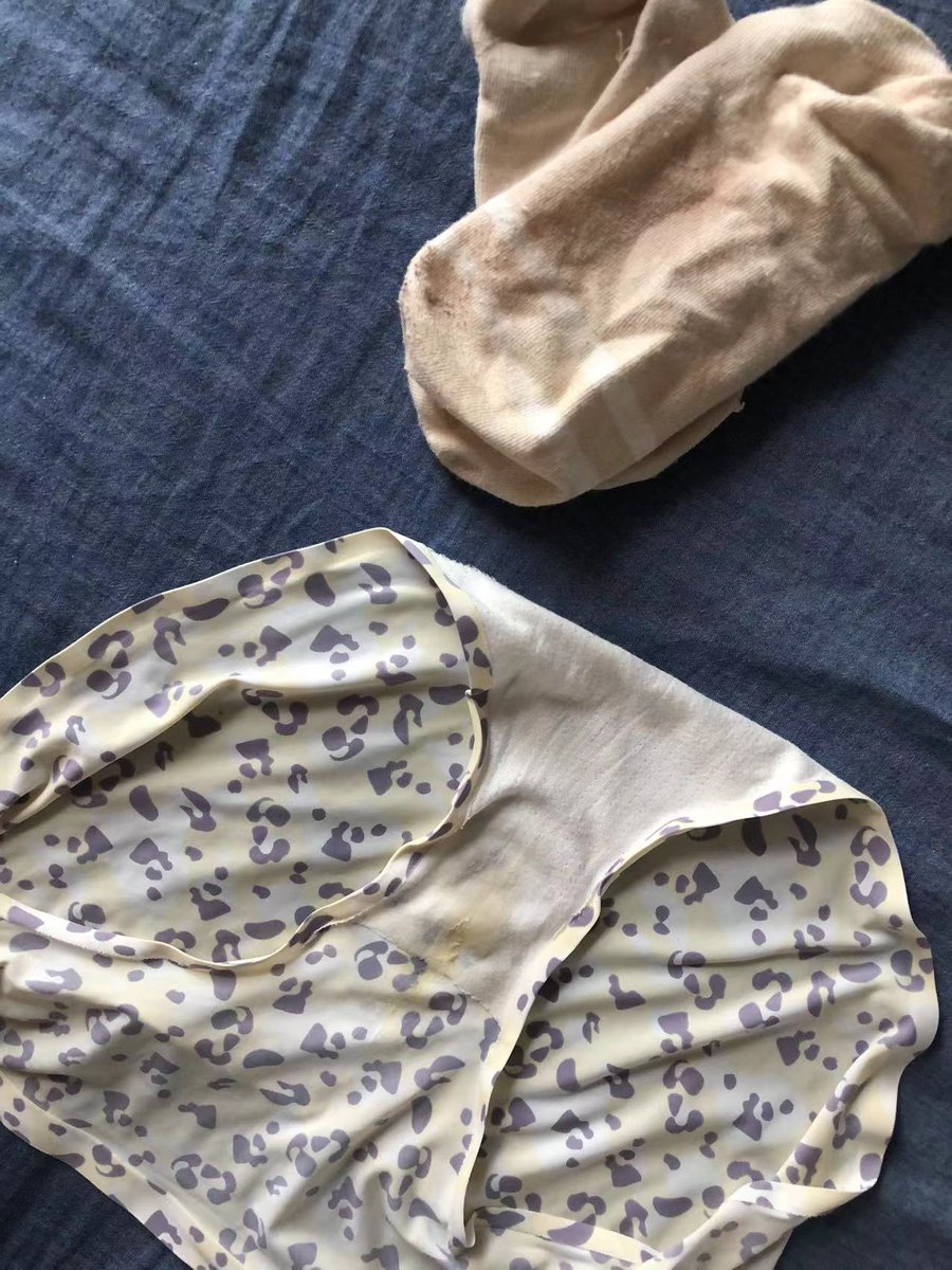 zujiaoMM's tweet photo. 任性的小哥哥定金都给完，又不要了？原来他老��回来发现了他的小秘密，笑死~
可惜了已经穿三天了 https://t.co/cyshlJUKRp