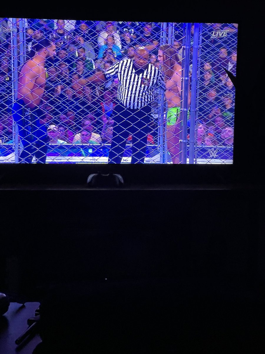 Out here watching <a href="/dc_mma/">Daniel Cormier</a> make his wwe ppv.  I know that <a href="/dc_mma/">Daniel Cormier</a> is like a little kid in the ring. #WWEExtremeRules