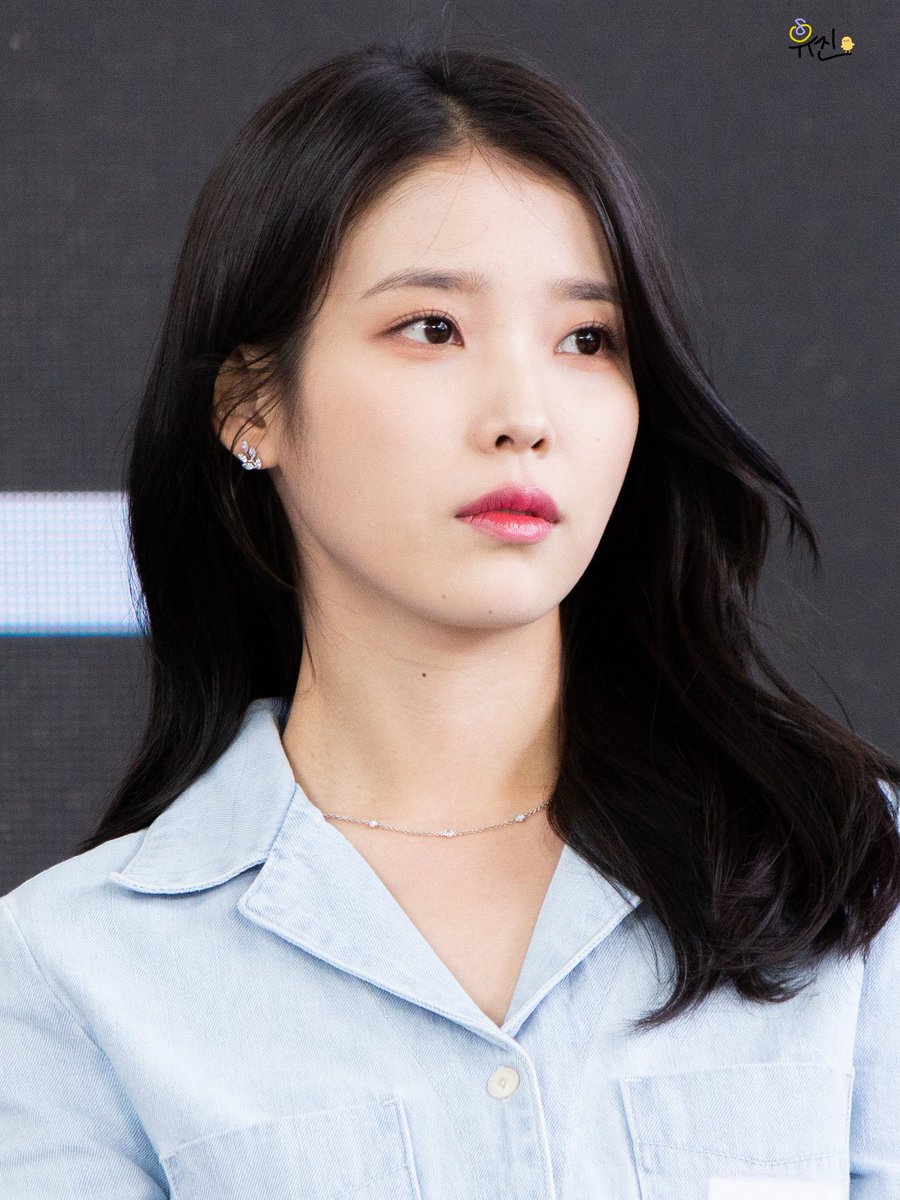 yesterday's jieun was for the books kamille 🌅 ʷᵃˢ ⁱⁿ ᵗʰᵉ ᵍᵒˡᵈᵉⁿ ʰᵒᵘʳ ʷⁱᵗʰ ᴵᵁ mingukiu