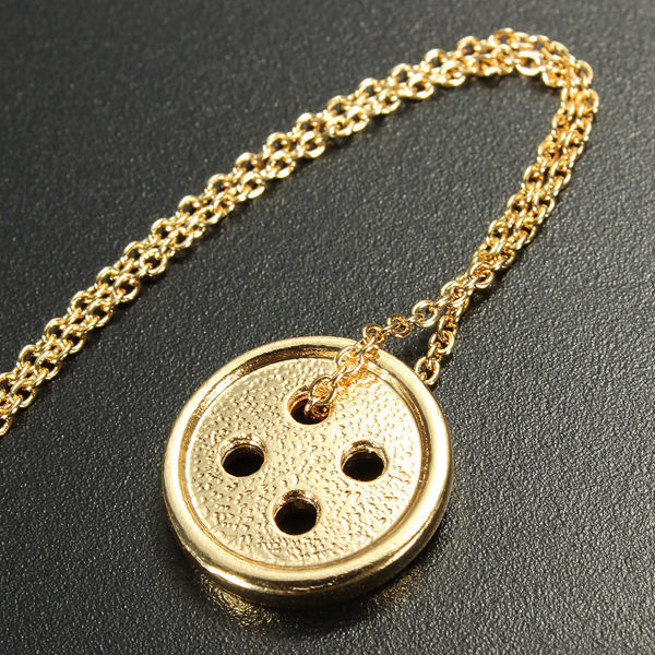 Natamarsol's tweet image. Collares en los #kdramas . Si algo caracteriza a los kdramas son los peluches originales y el collar infaltable que el chico le regala y nosotras queremos tener.
Hay muchos, casi tantos como series, pero dejo algunos de los más famosos
¿Los reconocen? ¿Quisieron alguno?
(hilo)