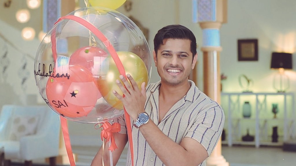 lifeofseeker's tweet photo. He was well aware of her struggles and challenges for her dream.
That's why,he has always said it loud and shown pride in her achievements.

NEIL ACES VIRAT
#NeilBhatt https://t.co/wfoilqwrId