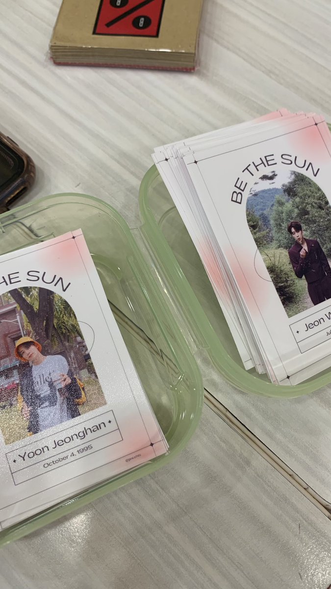 jineonu's tweet photo. I’ll be giving away these freebies! just approach me around moa xD 

rt &amp; like ksjaksj

#BETHESUNinMNL #BeTSinMANILA #BeTheSuninManila https://t.co/6VieXPhvjO