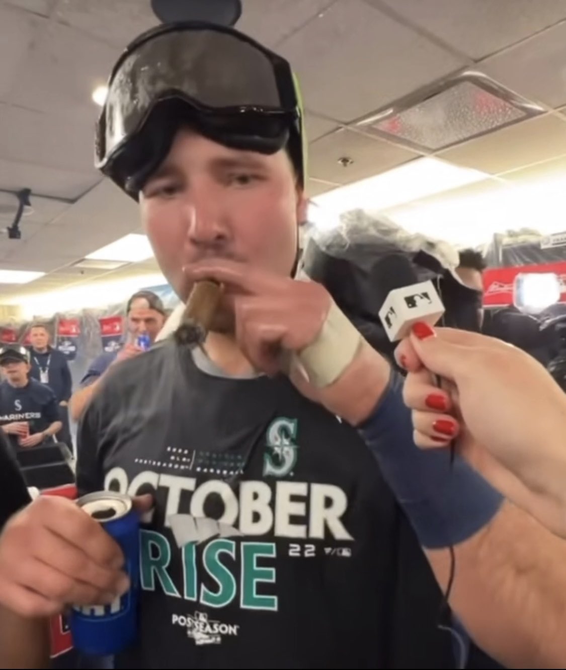 Seattle Mariners on Twitter "This is Ben. Ben put his shoe on his head