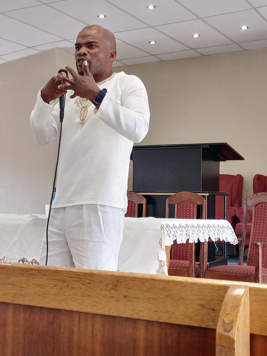 Con2Ex's tweet photo. Mawuthi Jesu mina Ngithi anginamahloni ngaye https://t.co/vVytv5Zds0