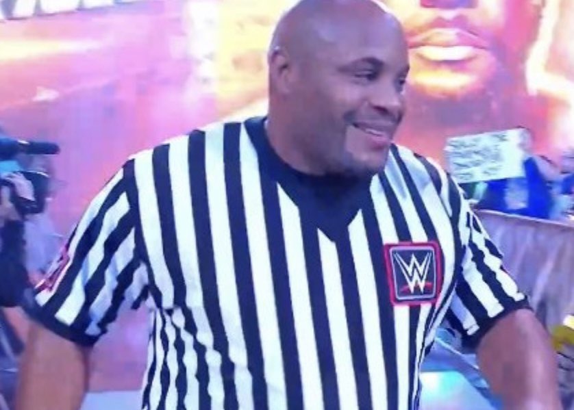 DeepOceanEagle's tweet image. DC comes from a Lucha Libre officiating background. #WWEExtremeRules
