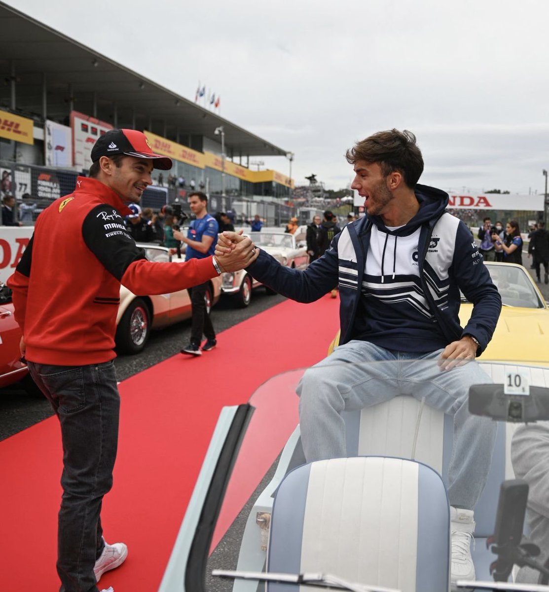 LeclercNews's tweet photo. Besties at the Drivers Parade 🥰

#F1 #JapaneseGP 🇯🇵 #Charles16 https://t.co/DetFVWs8cJ
