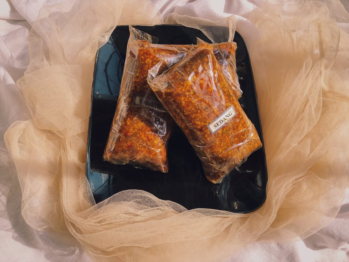 alinidea's tweet photo. Bismillahirrahmanirrahim..
🌶️🌶️🌶️ READY STOCK 🌶️🌶️🌶️
SAMBEL KACANG/SAMBEL PECEL        
#HOMEMADE
🌶️ Harga 20.000/250gr (1 kg muat 4-5pcs)
🌶️ Tersedia Rasa Pedas &amp; Sedang
🌶️ Pengiriman Aman seluruh kota 

Silakan diorder via DM/WA : 0812-1963-7096 atau bisa by Shopee ya 💞 https://t.co/2aOcOHUZag
