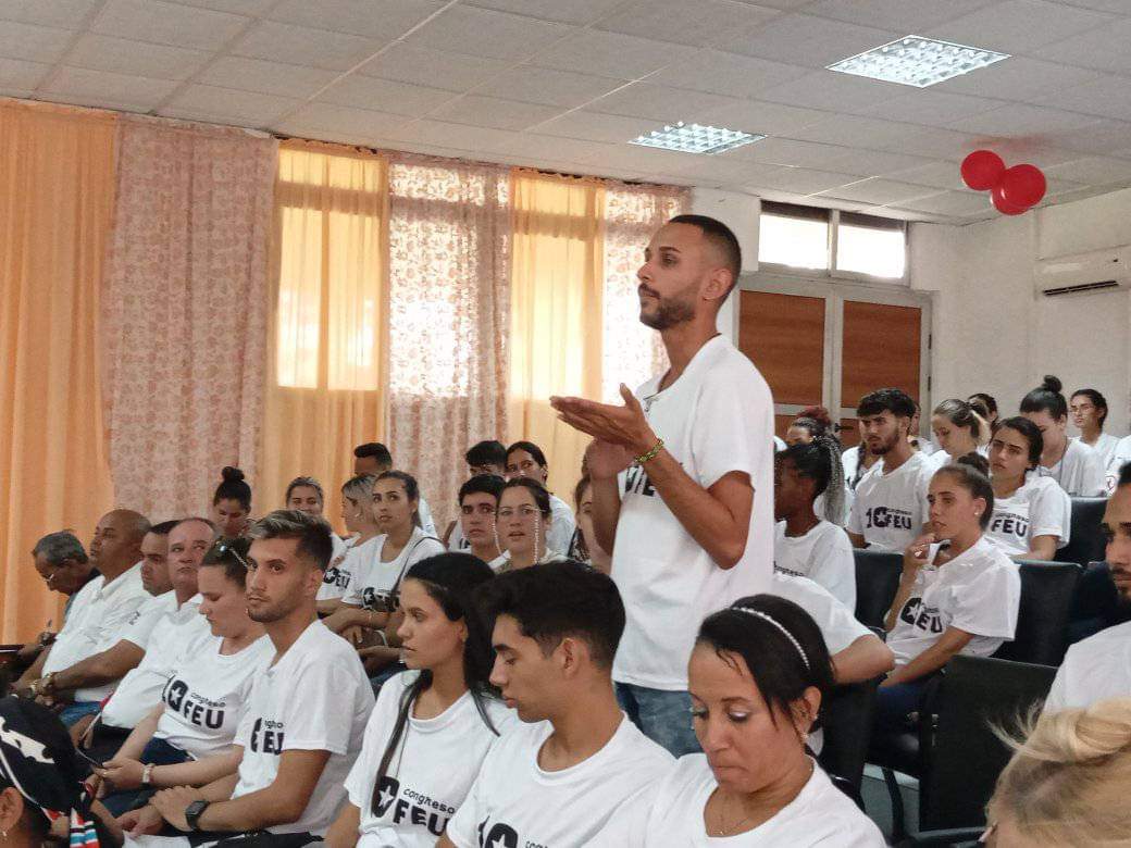 AniaRosa10's tweet photo. #Discute la #FEUCuba en su congreso de Ciencias Médicas en #CiegoDeAvila los temas de mayor importancia para el estudiantado
#CheVive #Cuba #LatirAvileño
#YoSigoADiazCanel https://t.co/h2Q90A774D