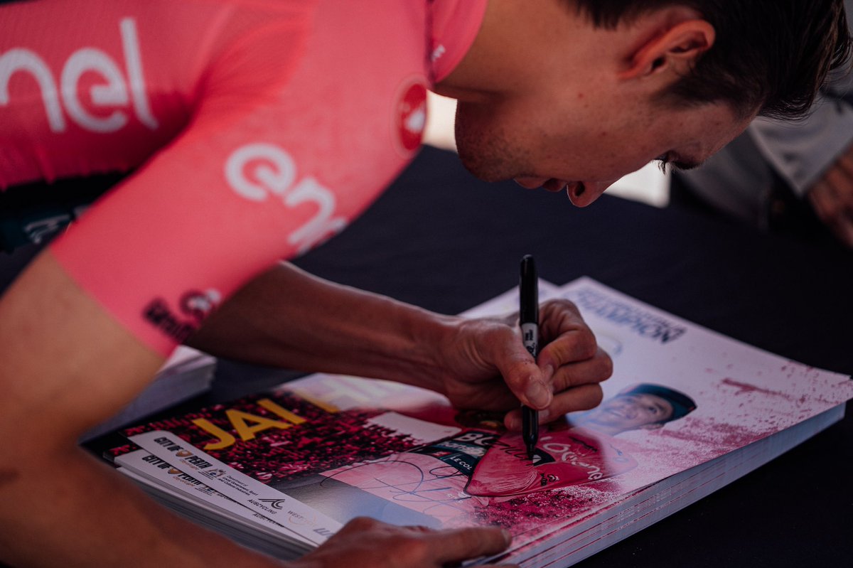 InsideWAIS's tweet photo. Perth packed Barrack Square on Saturday to welcome home WAIS graduate and 2022 @giroditalia winner @JaiHindley
๐ธ ZW Photography #InsideWAIS #JaiHindley #Giro #CityofPerth #VisitPerth https://t.co/RBUM8pXmUZ