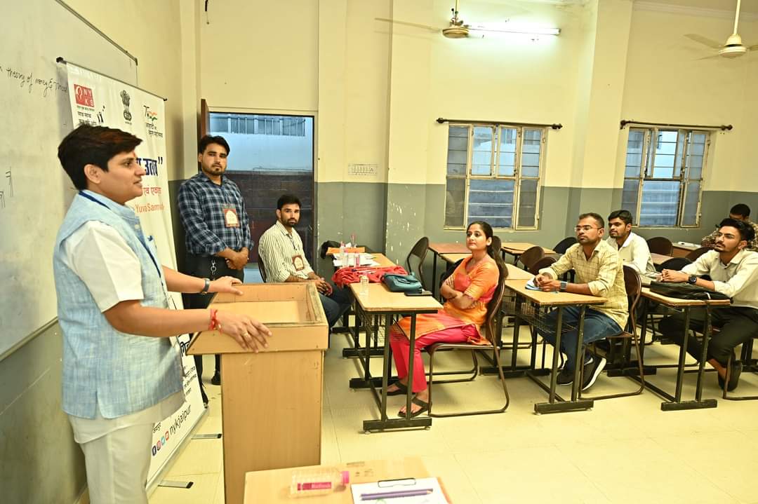 MYBJaipur's tweet photo. District Youth Festival Jaipur
#Poetry #Wrriting #Competition #कविता #लेखन @ianuragthakur
@NisithPramanik @YASMinistry
@Nyksindia @AmritMahotsav @RajasthanNyks
#NykJaipur
#YuvaUtsav
#NyksYuvaUtsav
#IndiaAt2047
#YouthProgram
#जिला #युवा #उत्सव #नेहरू #युवा #केन्द्र #जयपुर https://t.co/FBQv1J2l13
