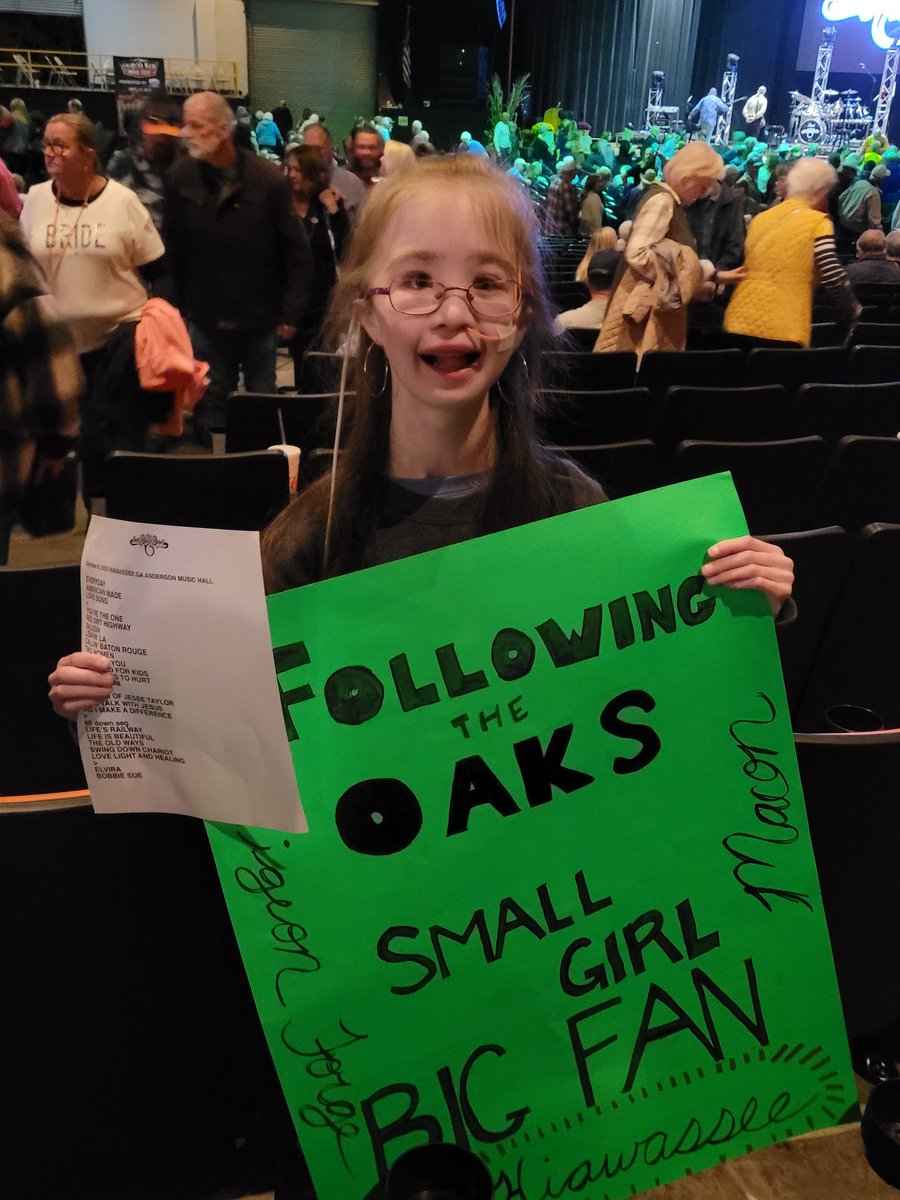 BMWiley's tweet photo. @oakridgeboys.. thanks for coming back to the North Ga. Mountains. Made this girl's fall break. Thanks @wlgolden for the set list! https://t.co/zNaJyxrOIs