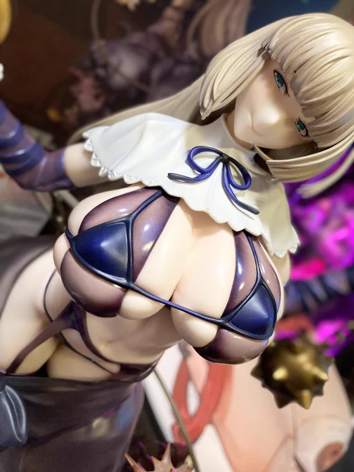 ボンバーガール
セピアさん
着弾!
でけぇ💣爆弾だ、、こいつは 