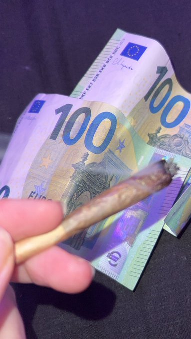 goodnight https://t.co/t1Ti9lSKDg