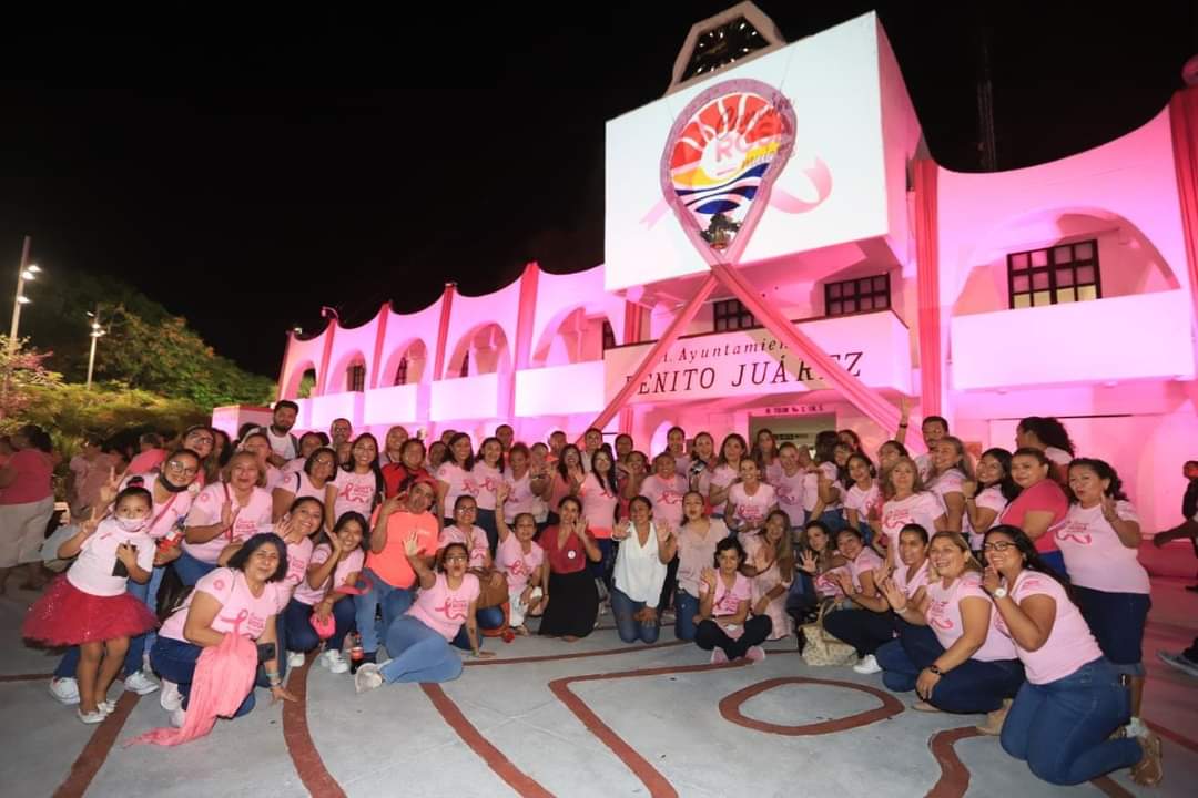 DanielaOch1's tweet photo. Con el encendido de luces color rosa en el Palacio Municipal nos unimos a la campaña de concientización sobre el #CáncerdeMama. 🎀

Usa el #CancúnRosa para sensibilizar a más personas sobre la importancia de la detección oportuna de esta enfermedad. 🩺💕
#DIFBJ https://t.co/Wn8oLRTwqK