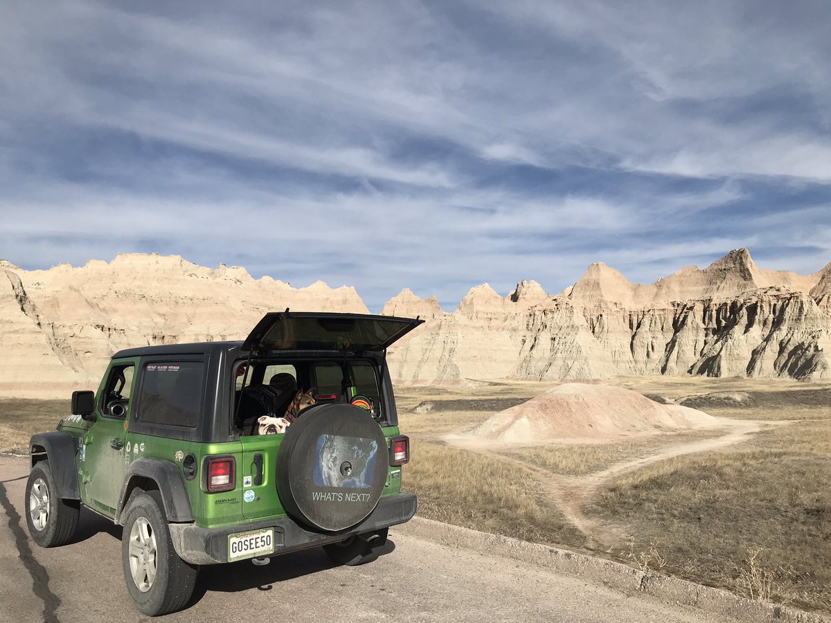 TruckingWriter's tweet photo. @Elderac @bagoflettuce #WriterlyWIPChat #Day9 #ScenicSunday #Gashopper #BadlandsNationalPark https://t.co/RWquSWxAbs
