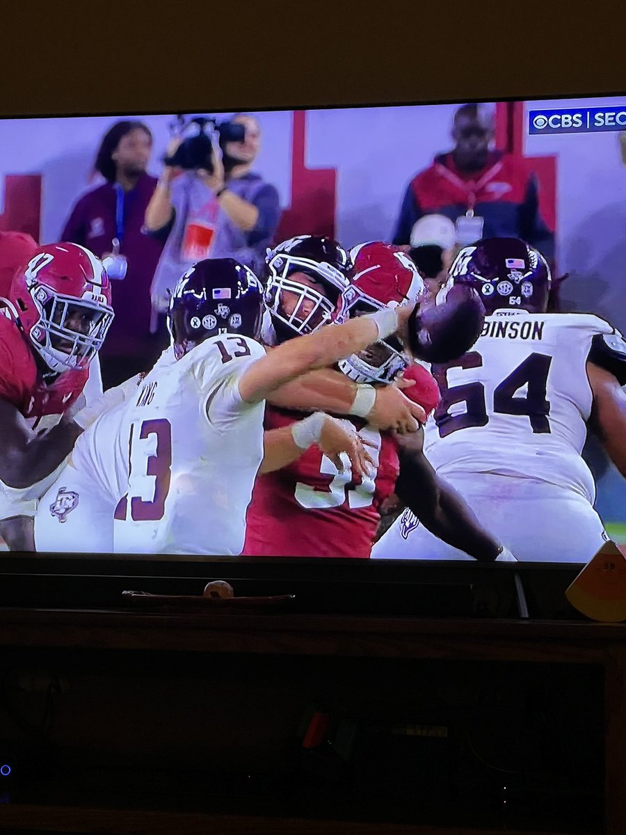 zross12's tweet photo. Bama gets all the calls. https://t.co/otPi6MHXKA
