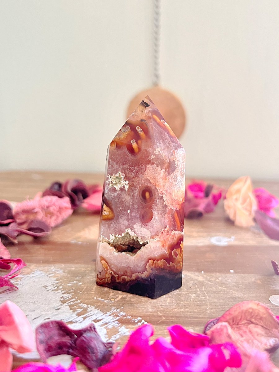 Annabtlouise's tweet photo. This gorgeous, super unique and high-quality Carnelian x ✨Flower Agate x Pink Amethyst✨ is still available from tonight’s update 🥺 can we find her a home today? VIDEO BELOW! https://t.co/yvdWov42VV comes with an info cutout + a gift!🤍✨ https://t.co/pnIp6mDQPG