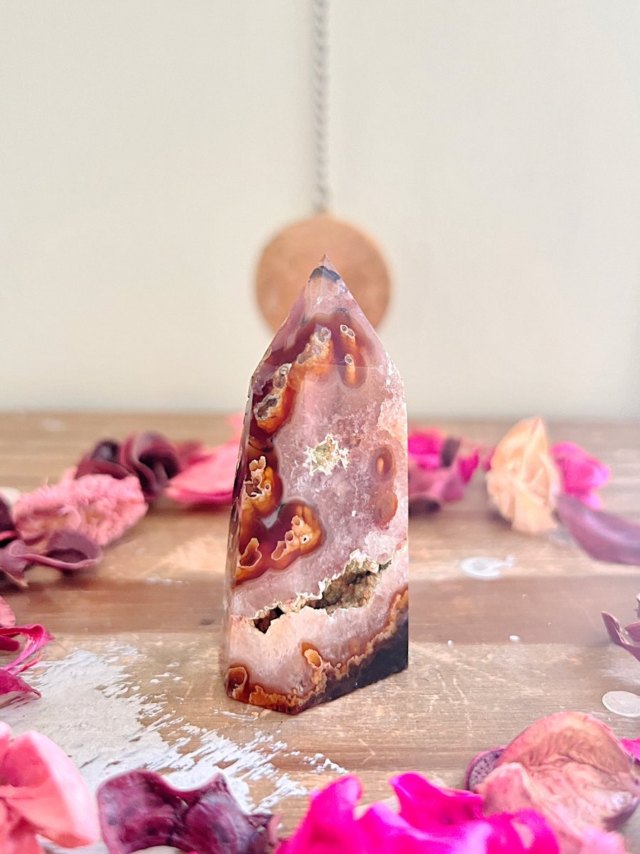 Annabtlouise's tweet photo. This gorgeous, super unique and high-quality Carnelian x ✨Flower Agate x Pink Amethyst✨ is still available from tonight’s update 🥺 can we find her a home today? VIDEO BELOW! https://t.co/yvdWov42VV comes with an info cutout + a gift!🤍✨ https://t.co/pnIp6mDQPG