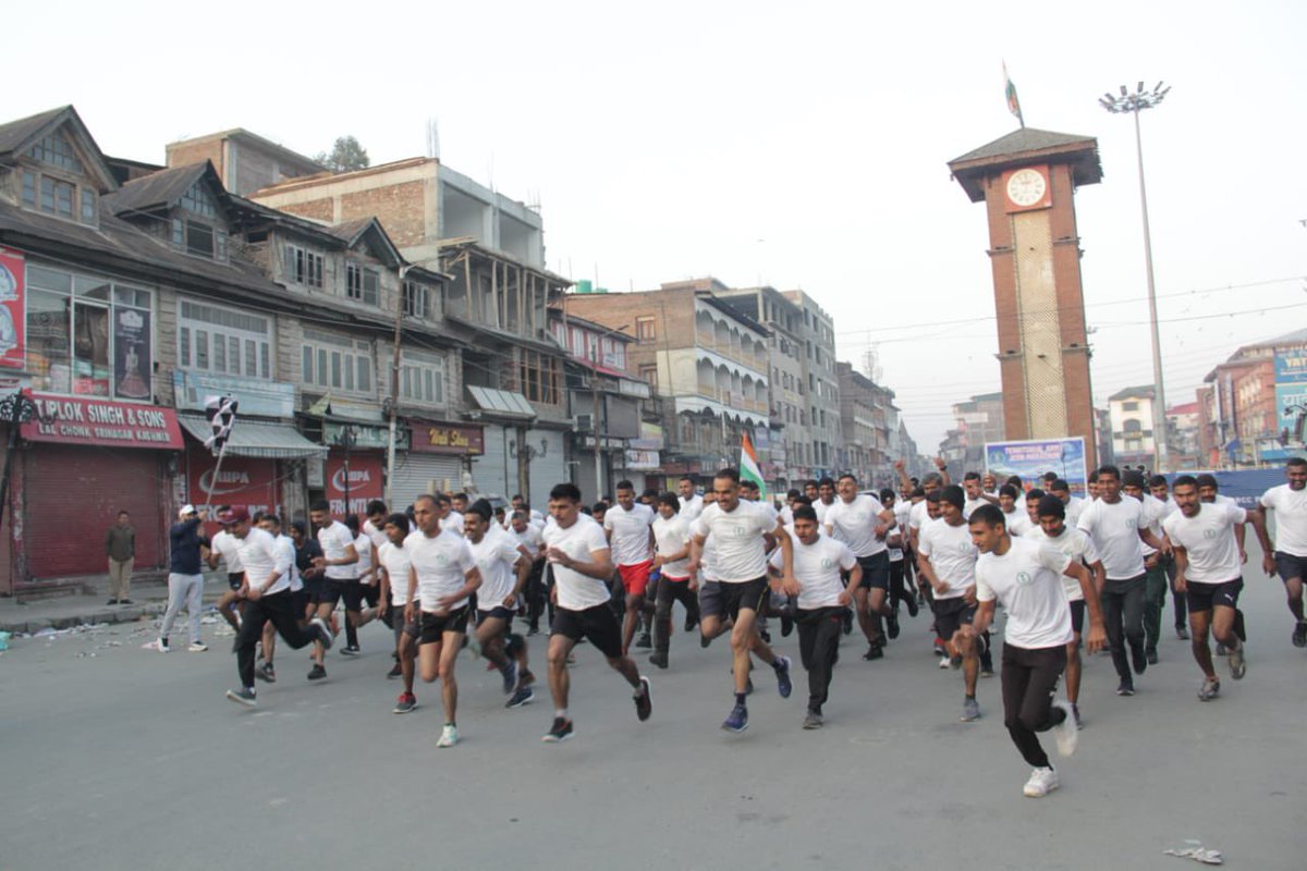 Deepak11613's tweet photo. This is how #Kashmir & #Indian #TerritorialArmy celebrated #TerritorialArmyDay2022 at #LalChowk with #JoshRun coinciding with #MiladunNabi #Id-e-Milad observance of Birthday of Islamic Prophet Muhammad
#NayaKashmir
#KashmirBadalRahaHe
@msdhoni @LageRahoKashmir @PMOIndia @PakPMO https://t.co/hQuiBxD6HW