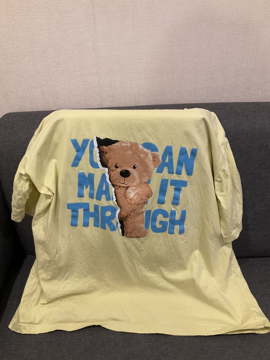usedbyjayoon's tweet photo. 🐻เสื้อยืดโอเวอร์ไซส์ หมีแอบ/you can make it through ของ simple summer ค่ะ
🌈สภาพ 80%
🏷85 บาท 📦ส่งฟรี
#ส่งต่อ #ส่งต่อเสื้อผ้า #ส่งต่อเสื้อผ้ามือสอง #เสื้อผ้ามือ2 #ส่งต่อเสื้อผ้ามือสองสภาพดี #ส่งต่อเสื้อผ้ามือ2 #simplesummer #โล๊ะตู้เสื้อผ้า #โล๊ะตู้ #โล๊ะเสื้อผ้า #ของดีบอกต่อ https://t.co/wAbkulXocB