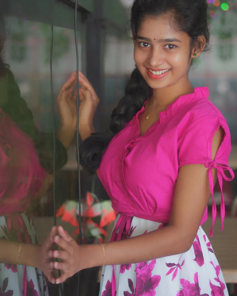 ajuthecommie's tweet photo. All the best Janany Kunaseelan 🌸❤️

https://t.co/kTkJLcXHRr

#BiggBossTamil6 #Biggboss #Thalapathy67 #Thalapathy𓃵 #Thala #KamalHaasan #Rajnikanth #TamilCinema #Kollywood #vijaytelevision https://t.co/8XMe8UDdKK