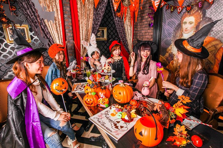 smtm13's tweet photo. 10/29(土)〜10/31(月)の
ハロウィンのご予約はお早めに！！

今年のハロウィンは仮装で楽しんで、
たくさんお写真撮ろー！！

🦇土日ランチ限定🦇
不思議の国のハロウィンパーティー��ュッフェ
https://t.co/Ja1dewJeuv

🦇ディナー🦇
不思議の国のハロウィンパーティーコース
https://t.co/xC0cM7UinB https://t.co/kKbgxg2rzE