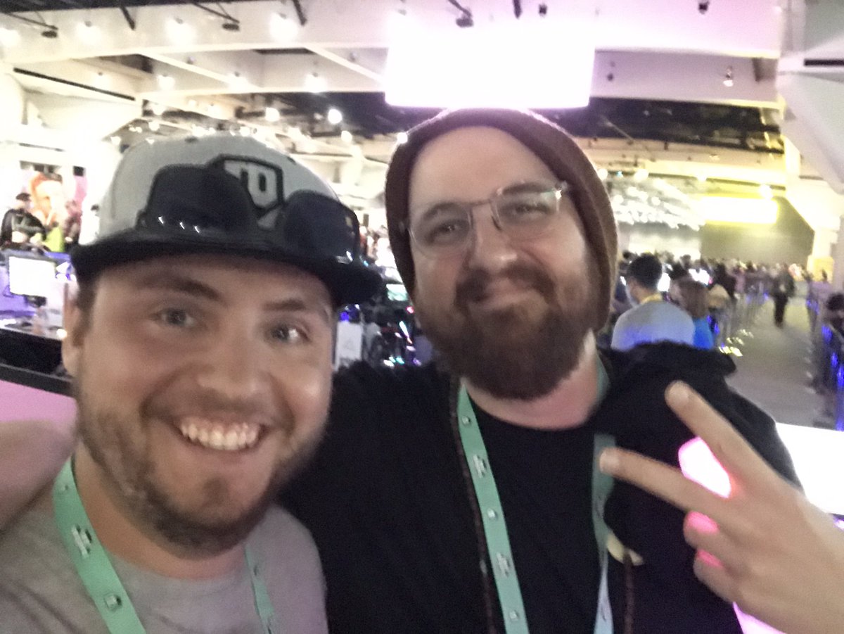 Goofse_'s tweet image. Got a pic with @Tectone today, was cheering you guys on with the lost ark raid. Get em next time