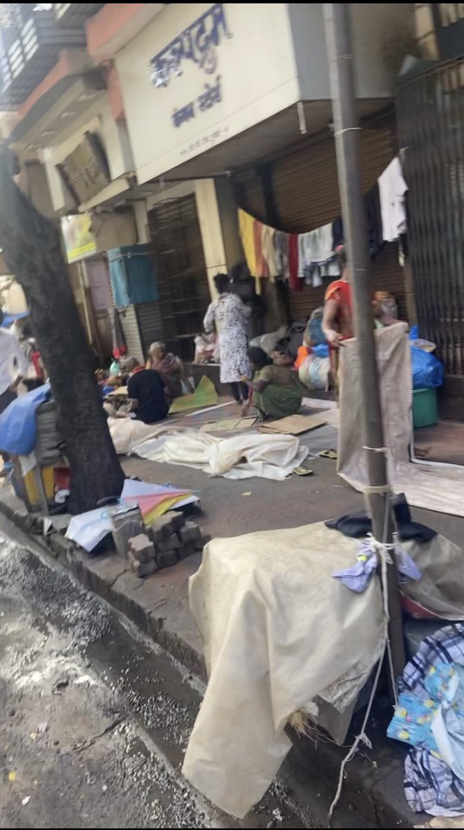 jituk9's tweet photo. Thank you @mybmcWardD n request for permanent solution at footpath opp Sikka Nagar Girgaon, its a filthy #dirty footpath which can make people ILL, even #SecurityThreat 

@IqbalSinghChah2 @MNCDFbombay @malpani @chinmayvphadke @KHETWADIMATTER  

https://t.co/ByFH3jcYkf