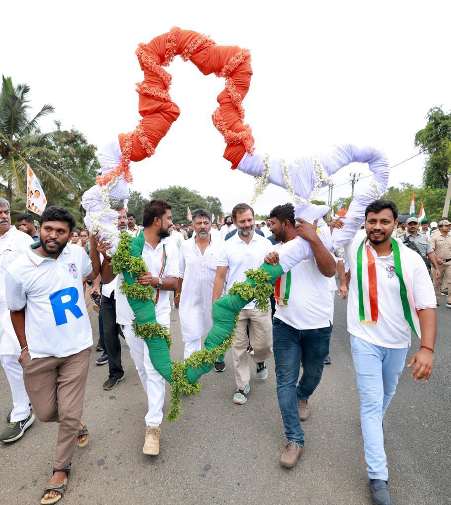 MahilaCongress's tweet photo. हम भारत हैं 🇮🇳

#BharatJodoYatra https://t.co/66N8mChCJq