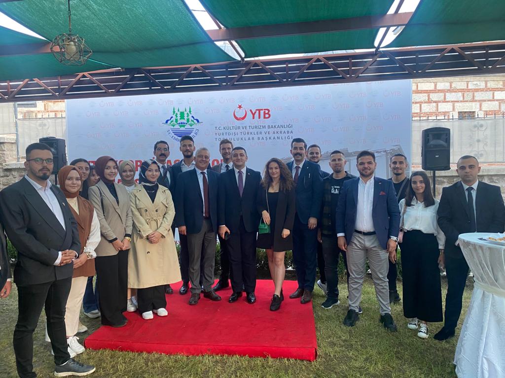 EdirneBatob's tweet photo. 28.09.2022 Tarihinde BATI TRAKYA ÖĞRENCİ BİRLİĞİ OLARAK Yurt Dışı Türkler Ve Akraba Toplulukları Başkanlığı Edirne kordinasyon ofisinin açılışına katıldık.

BATÖB ailesi olarak; Tebrik eder, Hayırlara vesile olmasını dileriz. https://t.co/eEsrUKPh6g