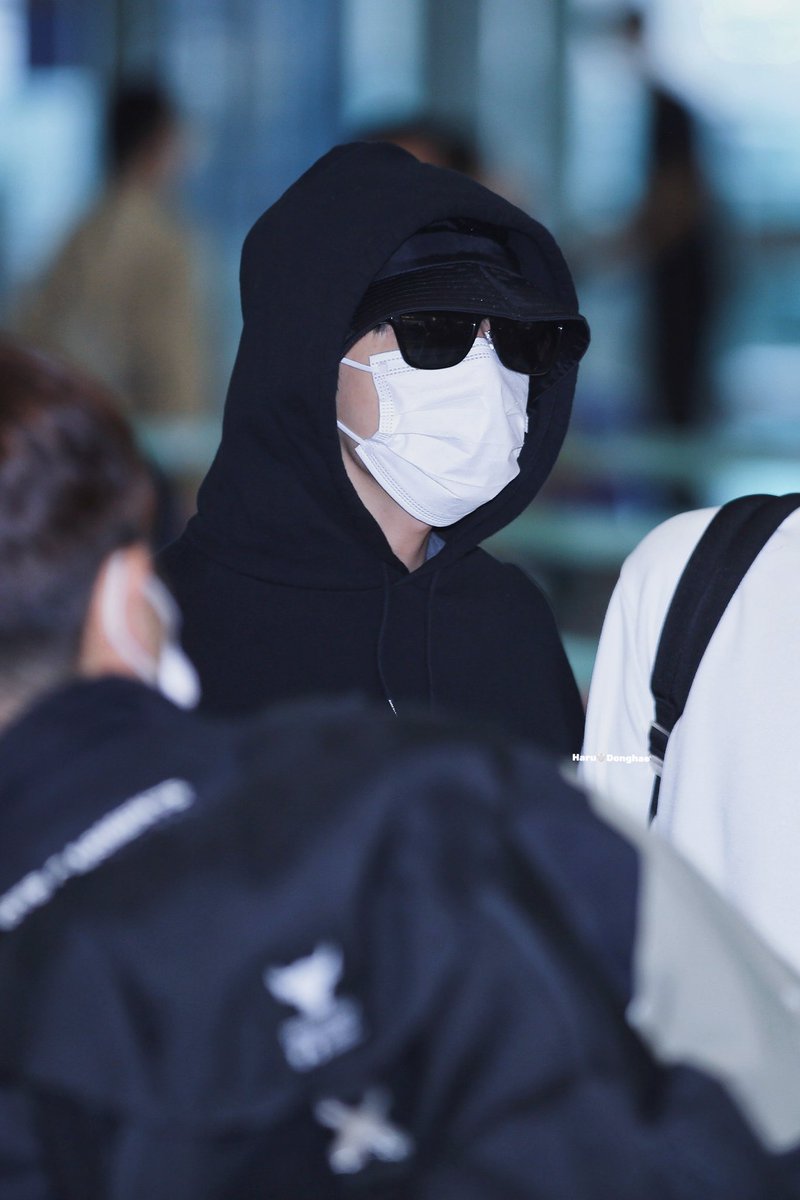 harudonghae's tweet photo. 221009 ICN 출국 ✈️
🤜🏻🤛🏻
@donghae861015 
#동해  
#이동해
#donghae
#슈퍼주니어 https://t.co/OjMA4cGBbF