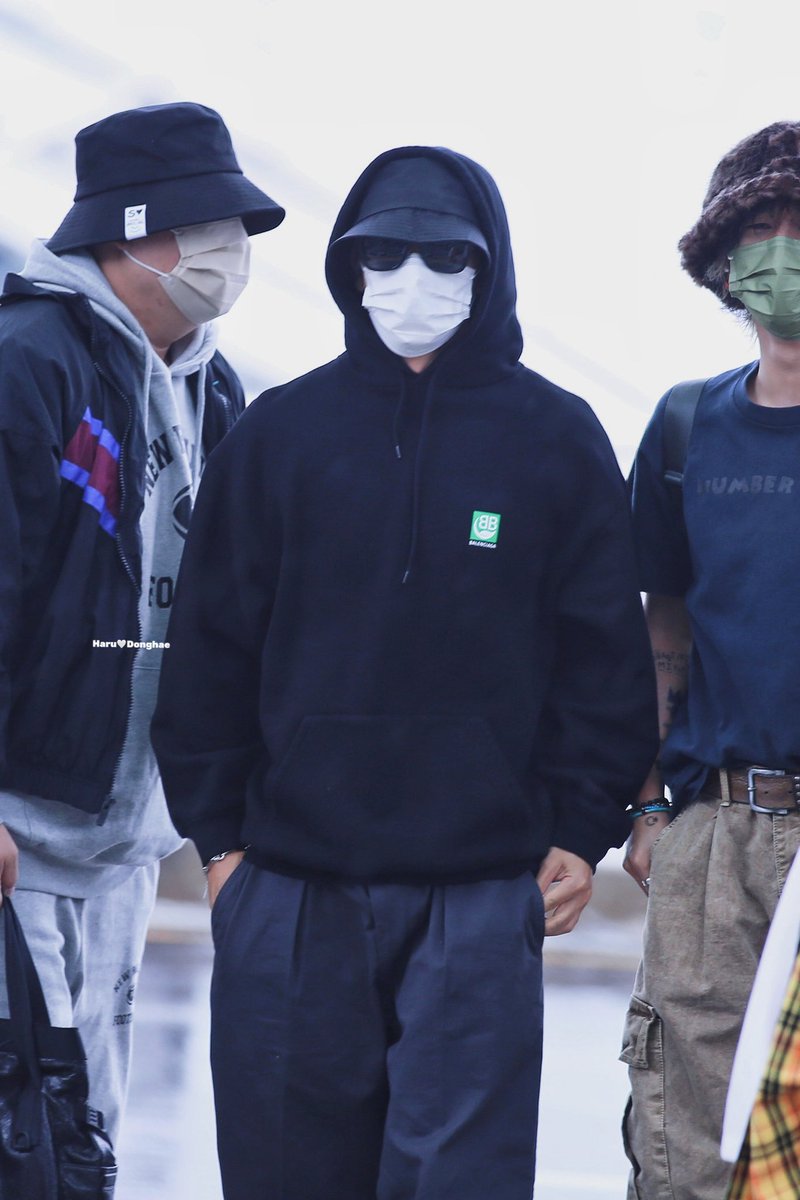harudonghae's tweet photo. 221009 ICN 출국 ✈️
🤜🏻🤛🏻
@donghae861015 
#동해  
#이동해
#donghae
#슈퍼주니어 https://t.co/OjMA4cGBbF